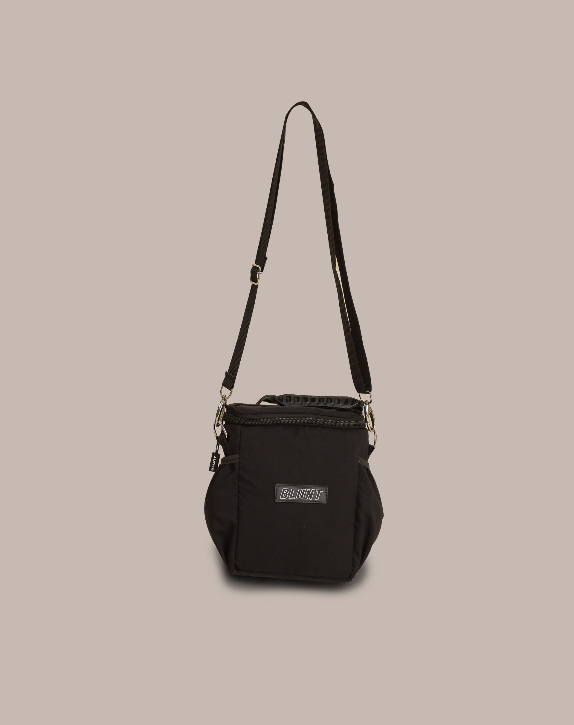 280417 BAG TERMICA HALLE B - Blunt Brasil