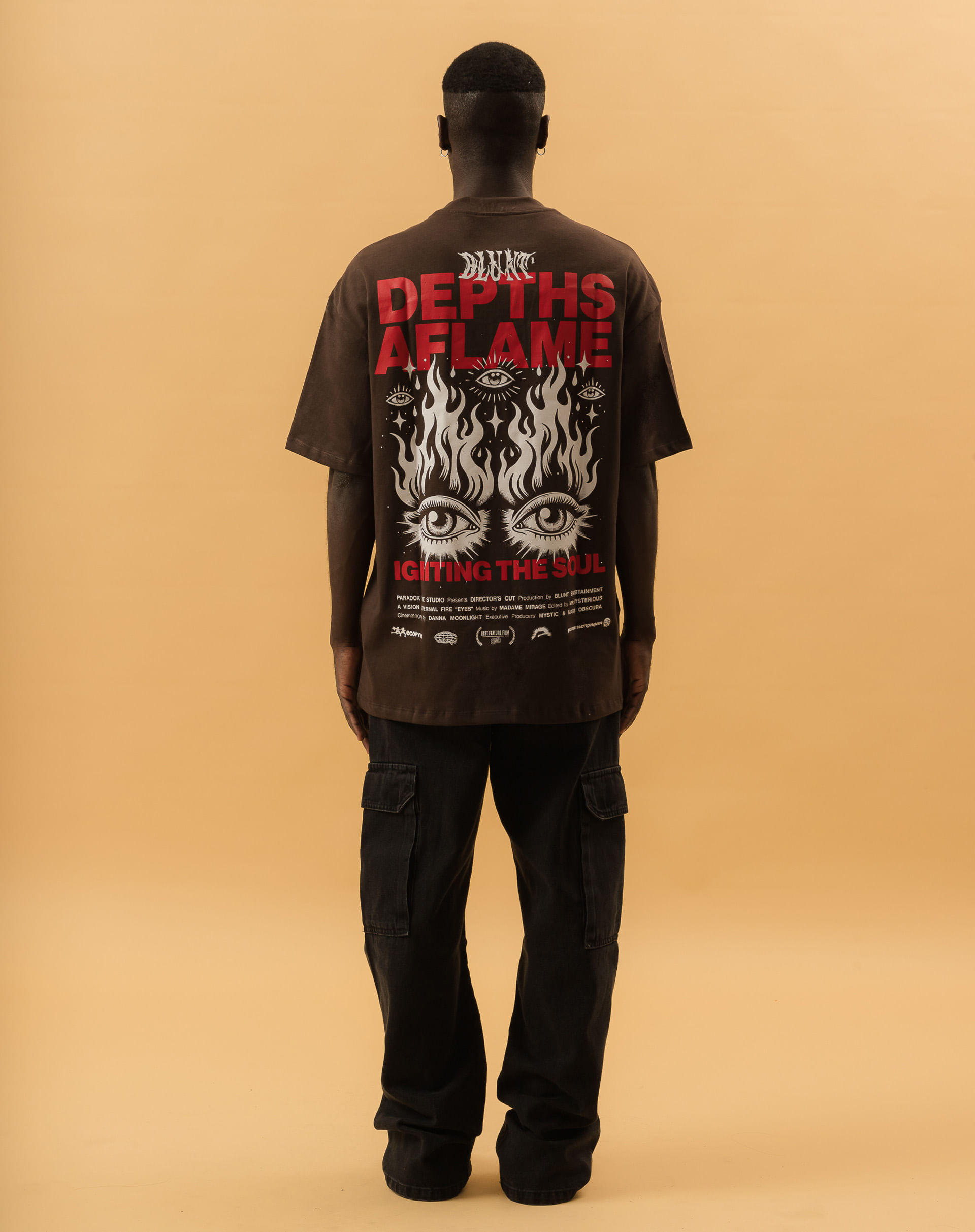 210175 CAMISETA ESPECIAL OVER LYNCH B - Blunt Brasil
