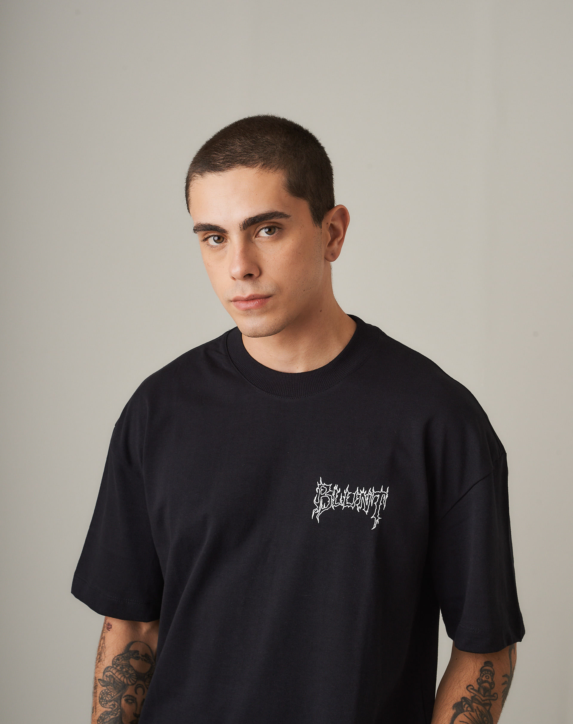 EMF バンドTシャツ XL XXL BLACK 210255 CAMISETA OVER ULTRA - Blunt Brasil